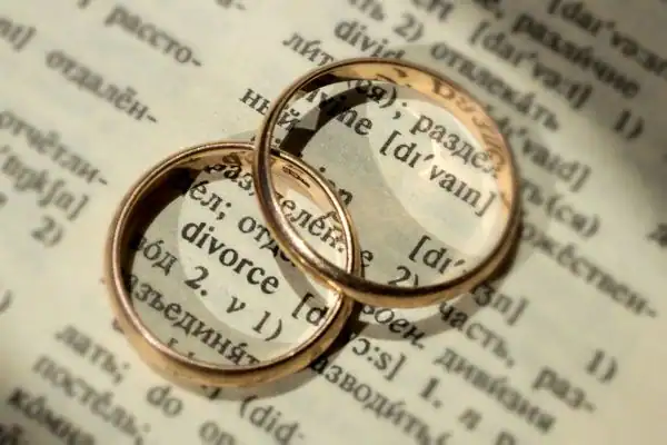 Image of rings removed before divorce mediation Whitehaven